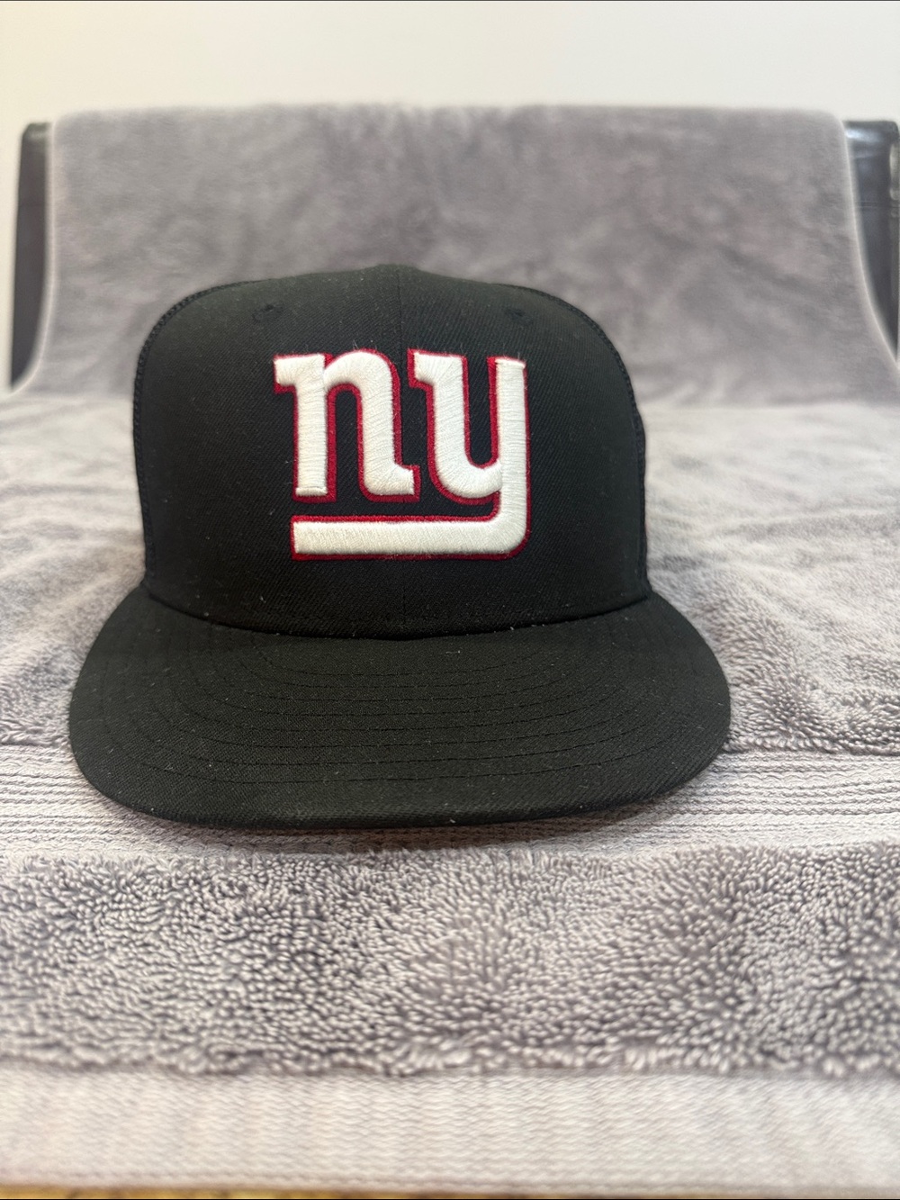 New Era Black New York Giants 'ny' Fitted Hat with White and Red Logo